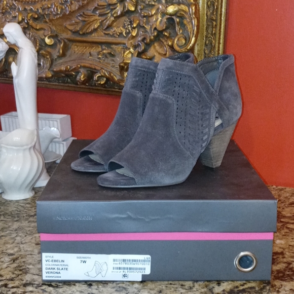 *0422 Vince Camuto Ebelin Leather Bootie - Picture 2 of 11